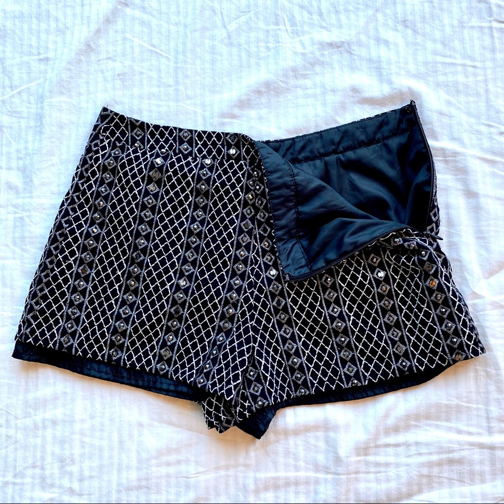 Studded Pattern Zip Shorts